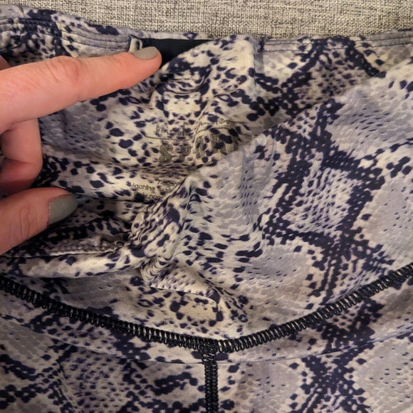 NM Sport Nicole Miller Designer Line High Rise Legging in Python Snake Print - Picture 3 of 5